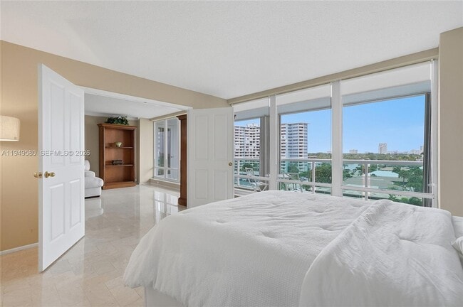 Building Photo - 2100 S Ocean Ln