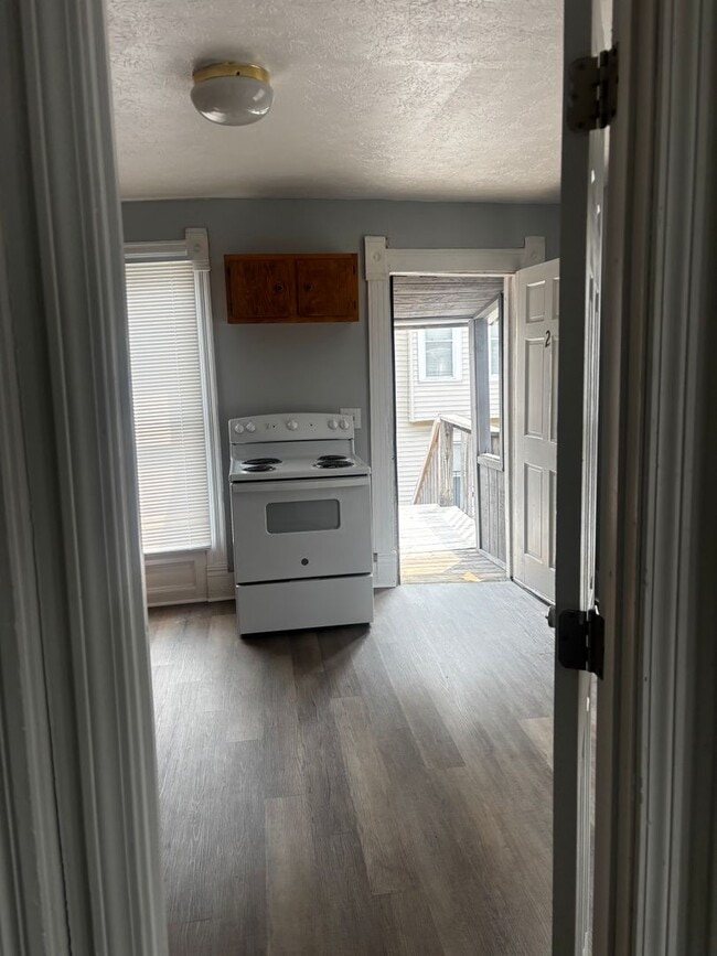 Building Photo - 1139 S 28th St