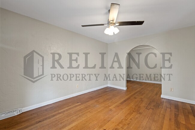 Building Photo - 1523 Matlock Dr