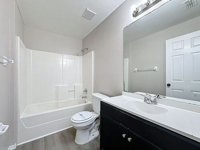 Building Photo - Charming 3-Bedroom Rental in Poinciana