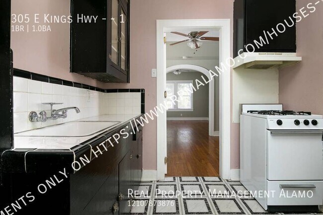 Building Photo - AVAILABLE NOW! Charming Efficiency Near Tr...