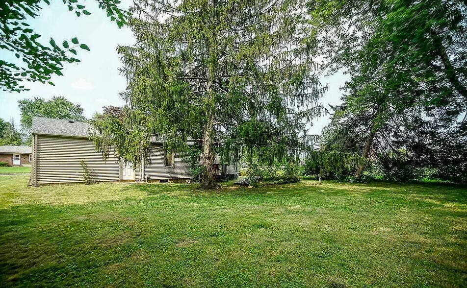 Building Photo - 1318 W Clarewood Ave