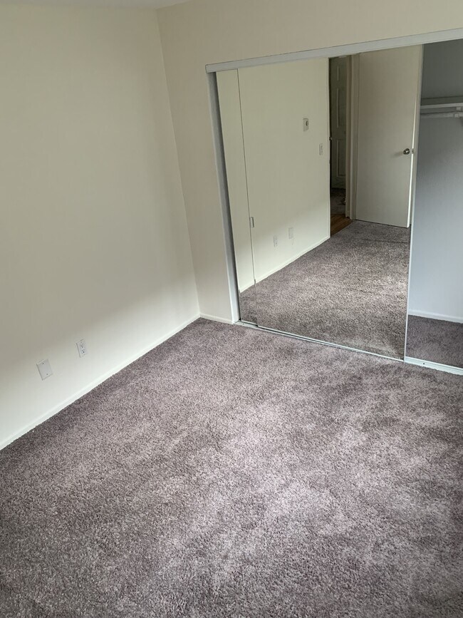 Building Photo - 1351 N Orange Dr