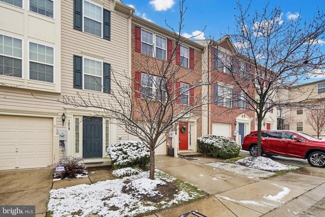 Building Photo - 7061 Holly Springs Ln