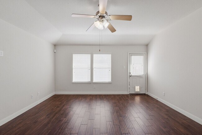 Building Photo - 31039 Sundance Woods Ct