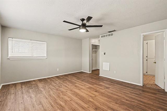 Building Photo - 3720 Stanley Ave