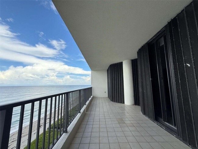 Building Photo - 800 Ocean Dr