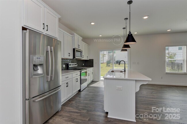 Building Photo - 561 Scotch Meadows Loop