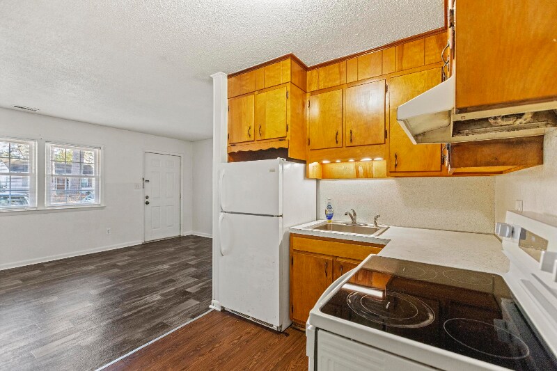 Building Photo - 224 Zack Cir