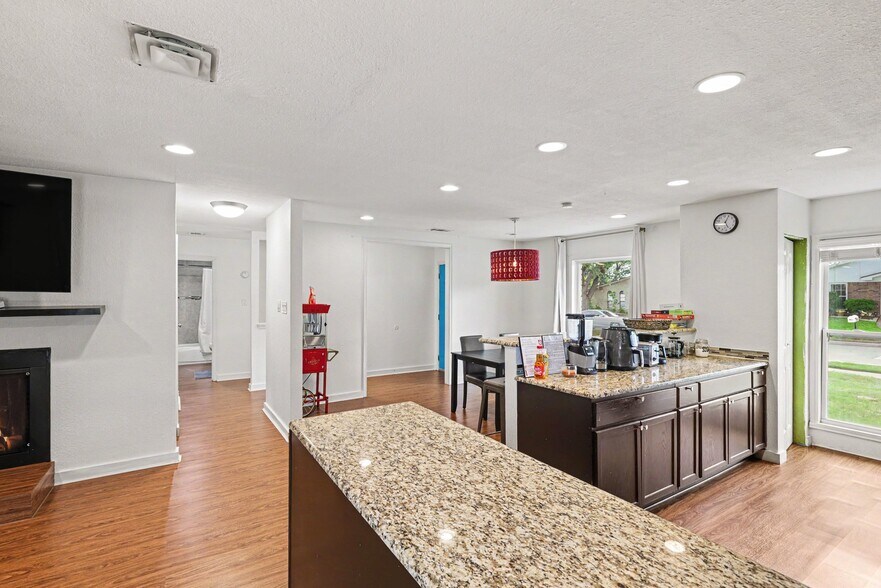 Building Photo - 6556 Osage Trl
