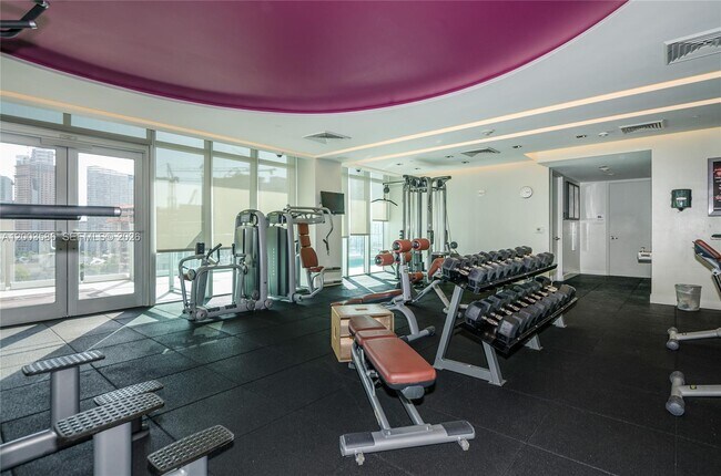 Building Photo - 500 Brickell Ave