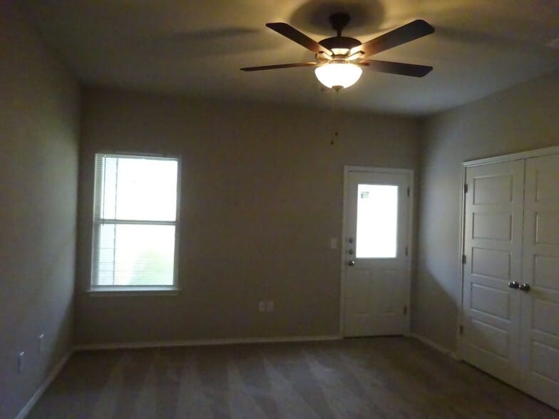 Building Photo - 1140 Garland Rd