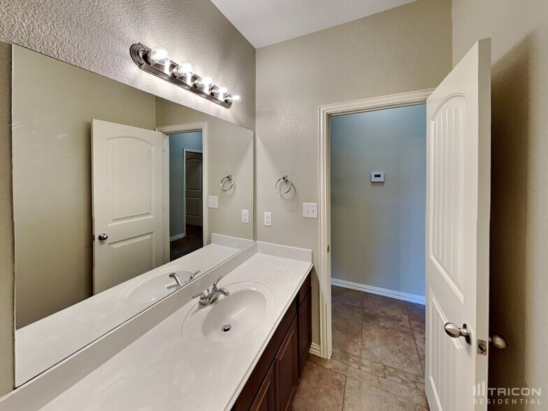 Building Photo - 12416 Hunters Cabin Ct