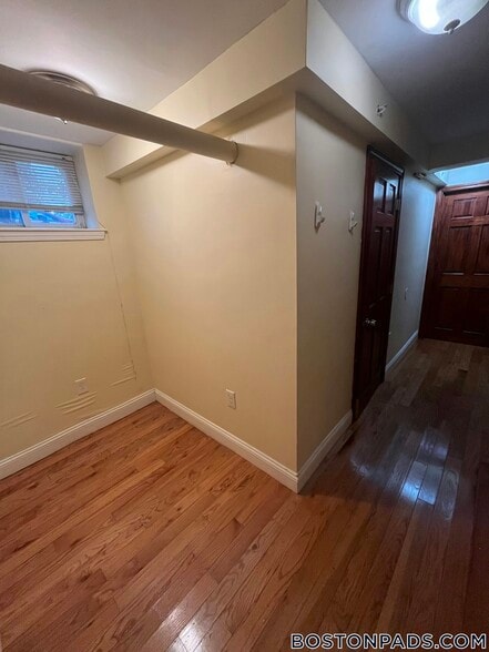 Building Photo - 154 Magazine St