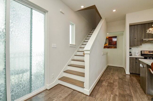 Building Photo - 5811 Fairdale Ln