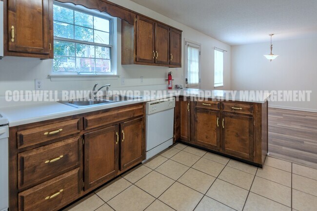 Building Photo - 1240 N Concord Rd