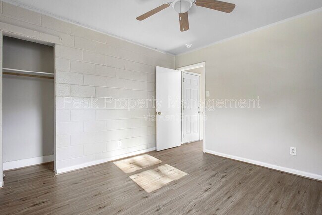 Building Photo - 925 N 20th St