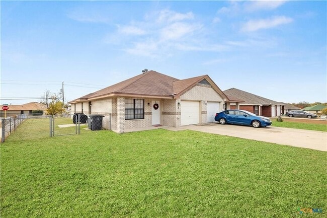 Building Photo - 3210 Raven Dr