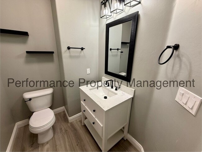 Building Photo - Stunning 4 Bed/3 Bath NW Bakersfield Home w/ Pool, RBP & Security Deposit Alternative Option