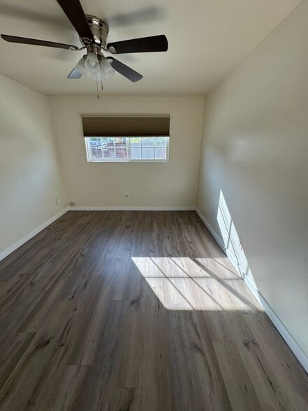 Building Photo - 1320 Heron Ave