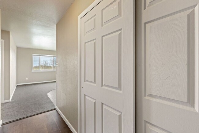 Building Photo - 1163 Cree Dr