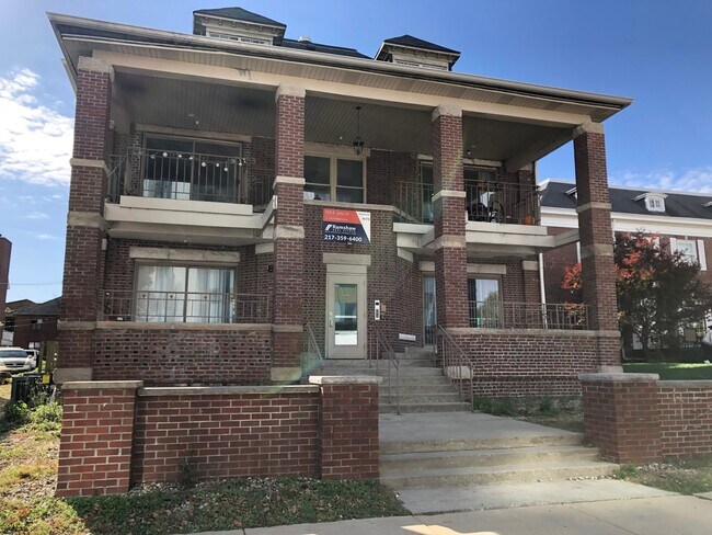 Interior Photo - The Elysee