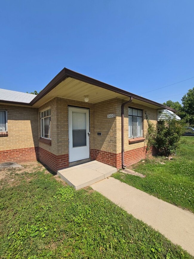 Primary Photo - 3400-3404 Sheridan Boulevard