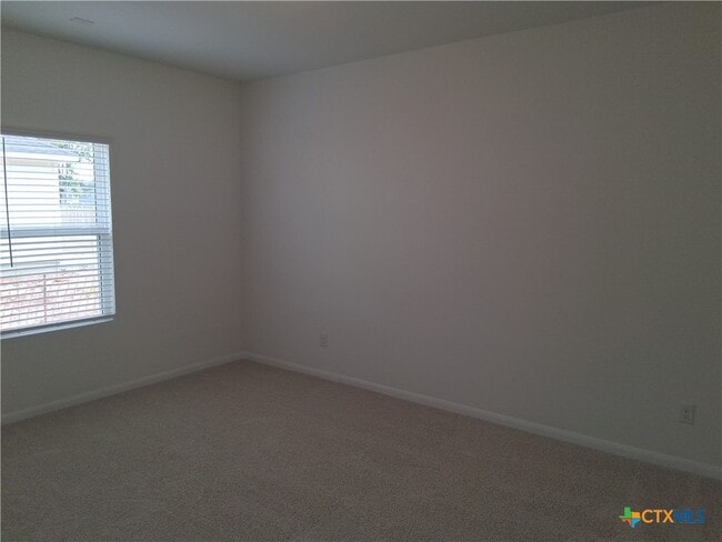 Building Photo - 253 Villars Dr