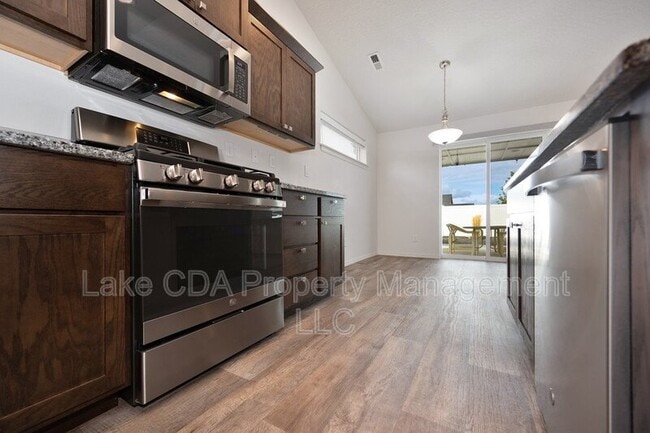 Building Photo - 12335 Gipper Loop