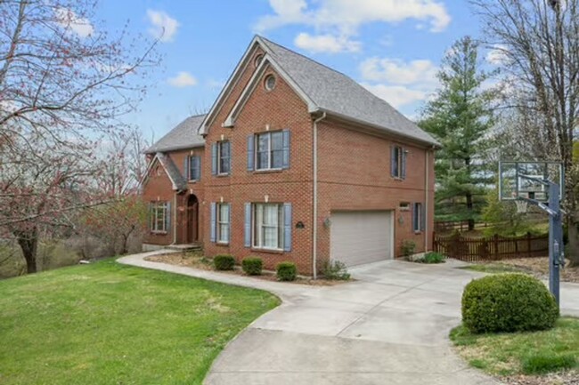 Building Photo - Silverton- Meticulous 4+ bedroom, 5ba, 2 car