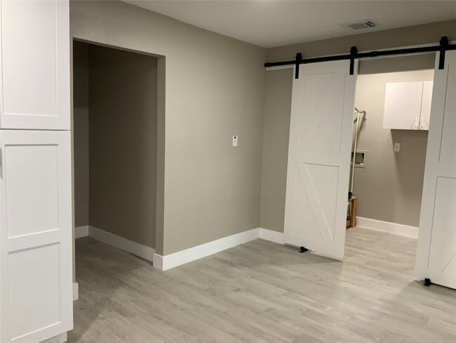 Building Photo - 231 Acker St