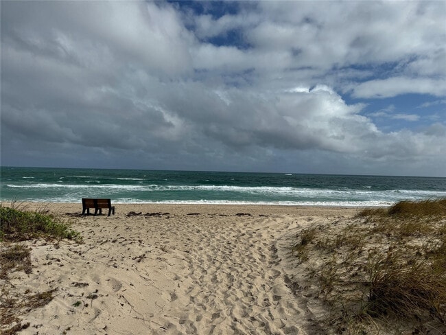 Primary Photo - 2020 Coral Reef Dr