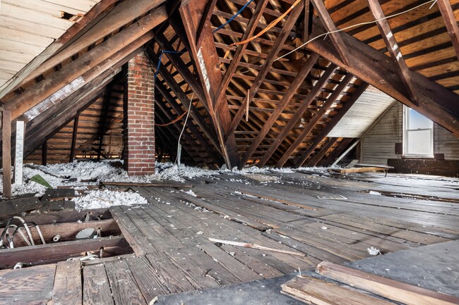 Building Photo - 688 N Broad St