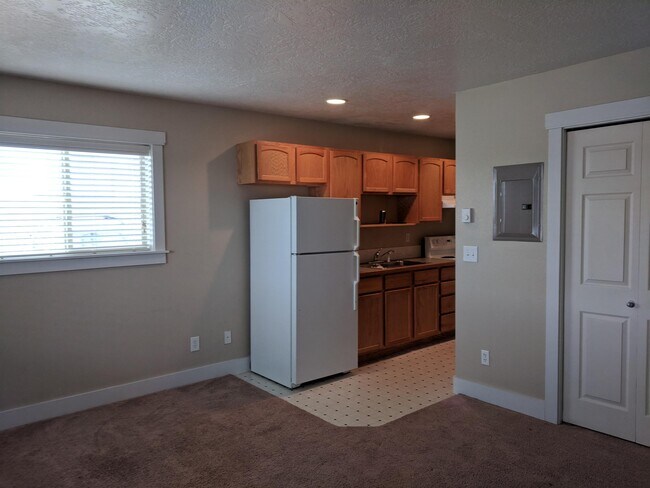 Building Photo - 2 Big River Rd