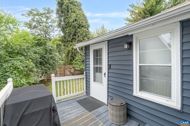 Building Photo - 800 Anderson St