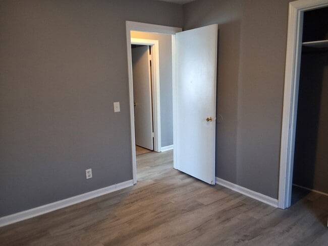 Building Photo - 504 Sunrise Ln