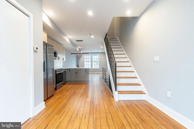 Building Photo - 2821 Livingston St