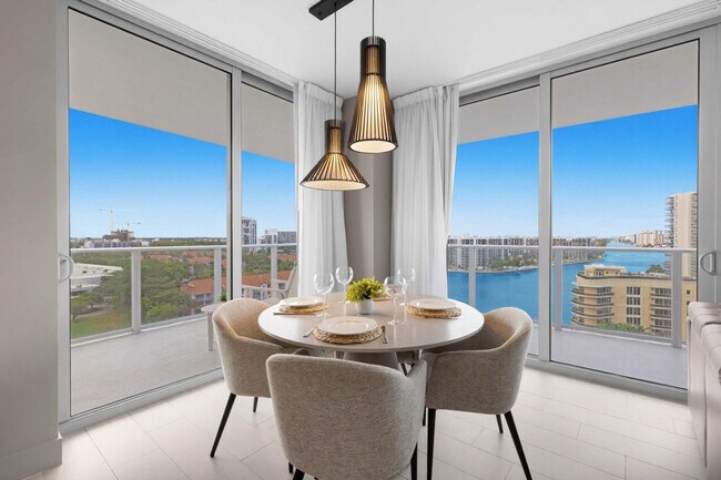 Building Photo - 4010 S Ocean Dr