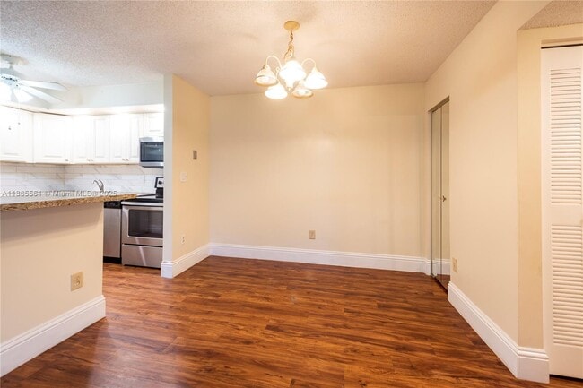 Building Photo - 9522 N Belfort Cir