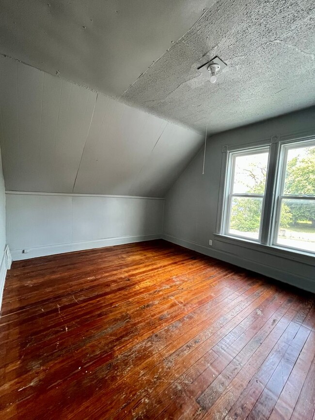 Building Photo - 4201 Cumings Street