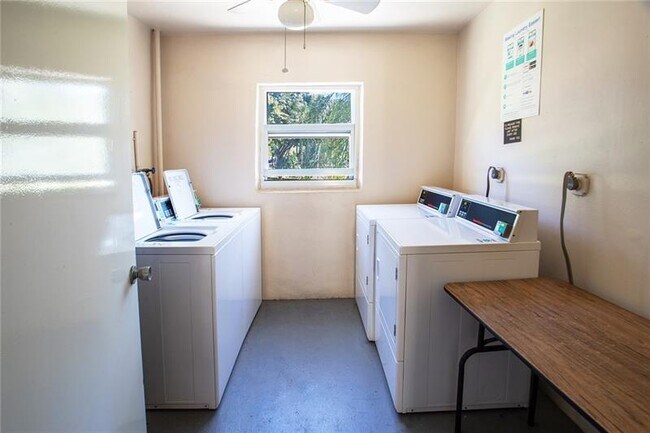 Building Photo - 2600 S Course Dr