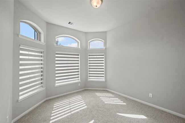 Building Photo - 11307 Cosmopolitan Dr