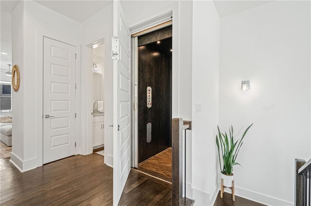 Building Photo - 1801 Huntington Hills Ln NW