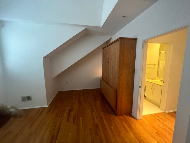 Building Photo - 1686 N Quinn St