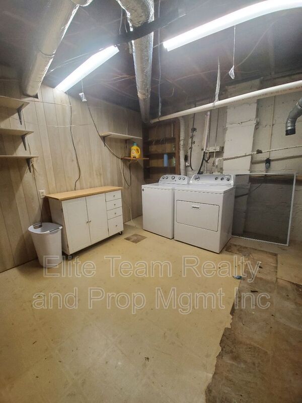 Building Photo - 4918 White Oak Rd