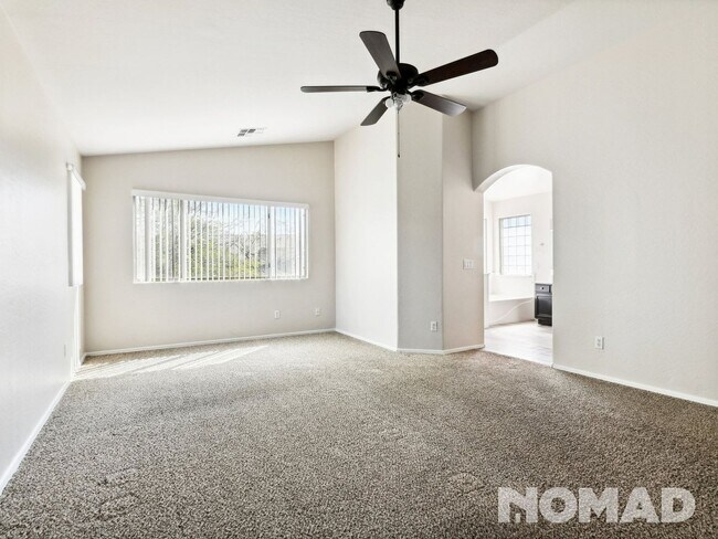 Building Photo - 4 Bedroom Single Family Home in Litchfield Park
