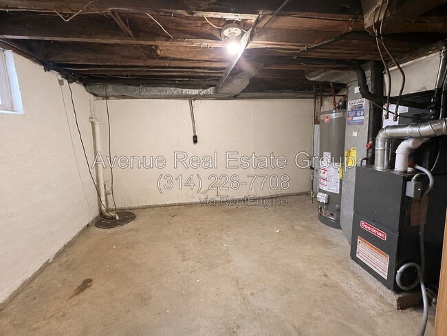 Building Photo - 8011 Ellerton Ave