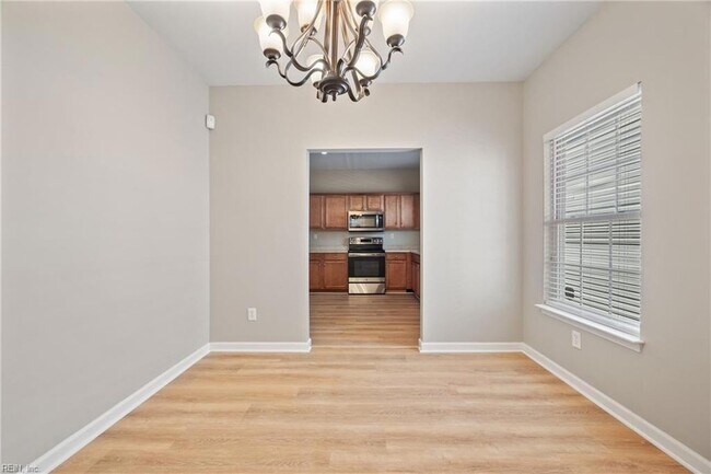 Building Photo - 318 W 31st St