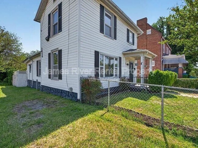 Building Photo - 512 Polk St