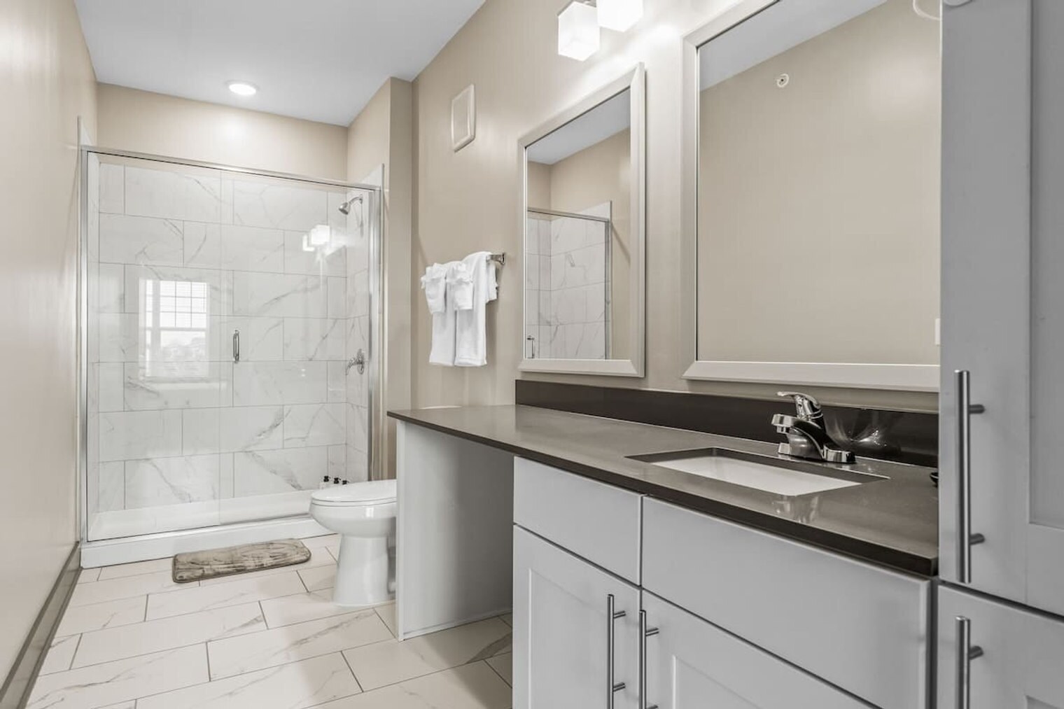 Building Photo - 9376 Vintage Hills Way